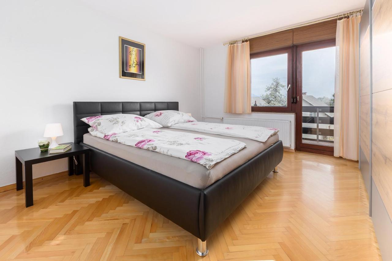 Apartment Valy - Free Bikes, Relaxing Terrace & Near Bled Esterno foto